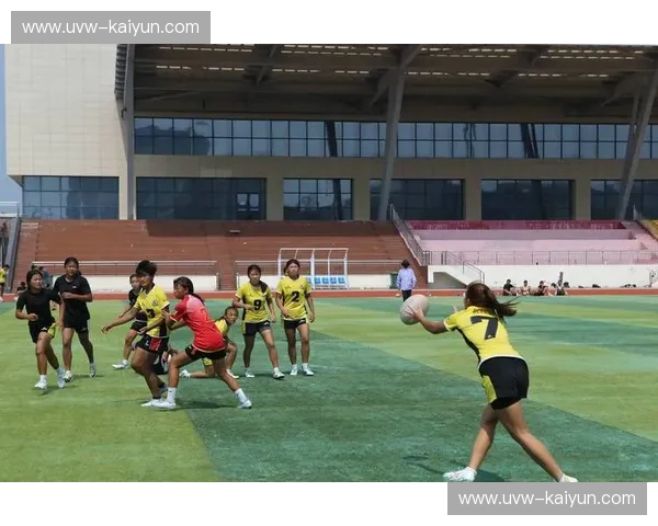 冲刺绿茵·无限可能——橄榄球夏令营，让孩子在汗水中成长